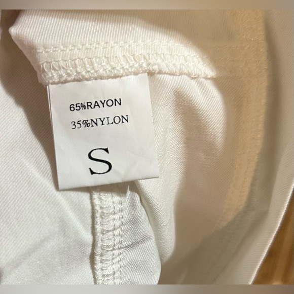 NEW Overall White Crop Top Tank Button Straps Overalls - Picture 4 of 4